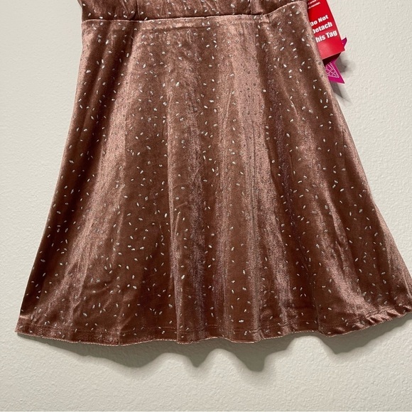 Speechless Velvet Skater Dress Fit & Flare Mauve Silver Dots L NWT $59 - Picture 4 of 11